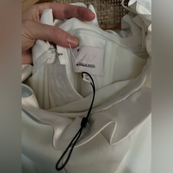 Cinq À Sept Tamra Off The Shoulder Long Sleeve Dress - Picture 6 of 14